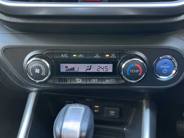トヨタ ライズ Z 兵庫県 2023(令5)年 4.3万km ブラックマイカメタリック ワンオーナー/純正メーカーSDナビ/　Bluetooth/CD/AM//FM/フルセグテレビ（走行中視聴不可）/アラウンドビューモニター/純正ビルトインETC2.0/前後ドライブレコーダー/ブレーキホールド/ブラインドスポットモニター/パーキングアシスト/アダプティブクルーズコントロール/アンチロック・ブレーキ・システム/レーンキープアシスト/前後コーナーセンサー/横滑り防止装置/盗難防止装置/衝突被害軽減システム/シートヒーター（D+N席）/純正フロアマット/純正アルミホイール/LEDヘッドライト/オートマチックハイビーム/パワーウィンドウ/パワーステアリング/スマートキー/スペアキー（1本）/エアバッグ（W）/カーテンエアバッグ/保証書/取扱説明書