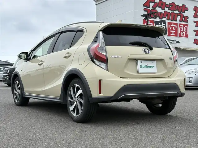 トヨタ アクア クロスオーバー 大分県 2017(平29)年 10.5万km ベージュ TOYOTAセーフティセンス/・プリクラッシュセーフティ/・レーンディパーチャアラート/・オートマチックハイビーム/純正SDナビ　型式：NSZT-W66T/【フルセグTV、DVD再生可、BT対応】/ステアリングスイッチ/バックカメラ/プッシュスタート/スマートキー/ビルトインETC/社外ドライブレコーダー　型式：ND-DVR10/ハーフレザーシート/横滑り防止装置/電動格納ミラー/オートライト/ハロゲンヘッドライト/純正16インチアルミホイール
