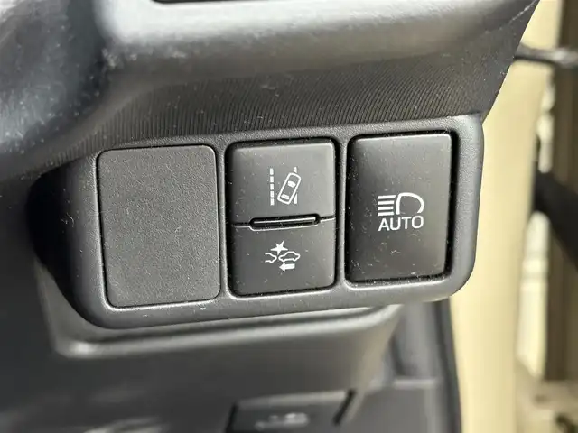 トヨタ アクア クロスオーバー 大分県 2017(平29)年 10.5万km ベージュ TOYOTAセーフティセンス/・プリクラッシュセーフティ/・レーンディパーチャアラート/・オートマチックハイビーム/純正SDナビ　型式：NSZT-W66T/【フルセグTV、DVD再生可、BT対応】/ステアリングスイッチ/バックカメラ/プッシュスタート/スマートキー/ビルトインETC/社外ドライブレコーダー　型式：ND-DVR10/ハーフレザーシート/横滑り防止装置/電動格納ミラー/オートライト/ハロゲンヘッドライト/純正16インチアルミホイール