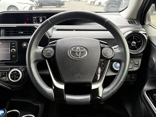 トヨタ アクア クロスオーバー 大分県 2017(平29)年 10.5万km ベージュ TOYOTAセーフティセンス/・プリクラッシュセーフティ/・レーンディパーチャアラート/・オートマチックハイビーム/純正SDナビ　型式：NSZT-W66T/【フルセグTV、DVD再生可、BT対応】/ステアリングスイッチ/バックカメラ/プッシュスタート/スマートキー/ビルトインETC/社外ドライブレコーダー　型式：ND-DVR10/ハーフレザーシート/横滑り防止装置/電動格納ミラー/オートライト/ハロゲンヘッドライト/純正16インチアルミホイール
