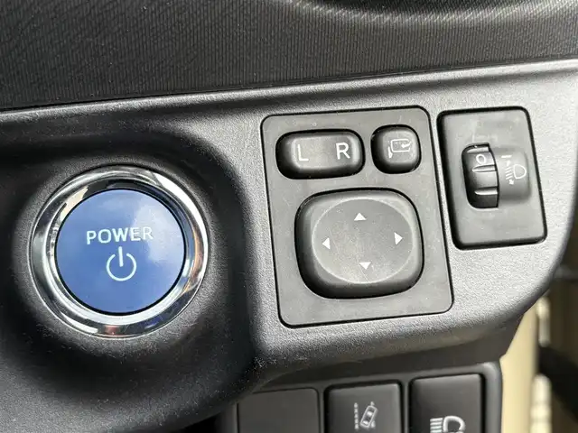 トヨタ アクア クロスオーバー 大分県 2017(平29)年 10.5万km ベージュ TOYOTAセーフティセンス/・プリクラッシュセーフティ/・レーンディパーチャアラート/・オートマチックハイビーム/純正SDナビ　型式：NSZT-W66T/【フルセグTV、DVD再生可、BT対応】/ステアリングスイッチ/バックカメラ/プッシュスタート/スマートキー/ビルトインETC/社外ドライブレコーダー　型式：ND-DVR10/ハーフレザーシート/横滑り防止装置/電動格納ミラー/オートライト/ハロゲンヘッドライト/純正16インチアルミホイール