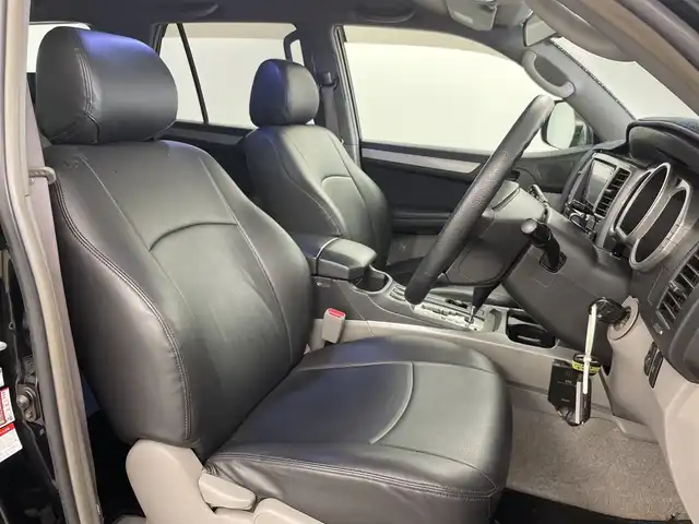 トヨタ ハイラックス サーフ SSR－X LTD 道央・札幌 2006(平18)年 14万km ブラック ・4WD/・社外メモリナビ/・CD/DVD/SD/フルセグTV/・Bluetooth接続/・社外エンジンスターター/・センターデフロック/・社外シートカバー/・ルーフレール/・ETC/AC100V/・オートライト/LEDヘッドライト/・フォグランプ/ドアバイザー