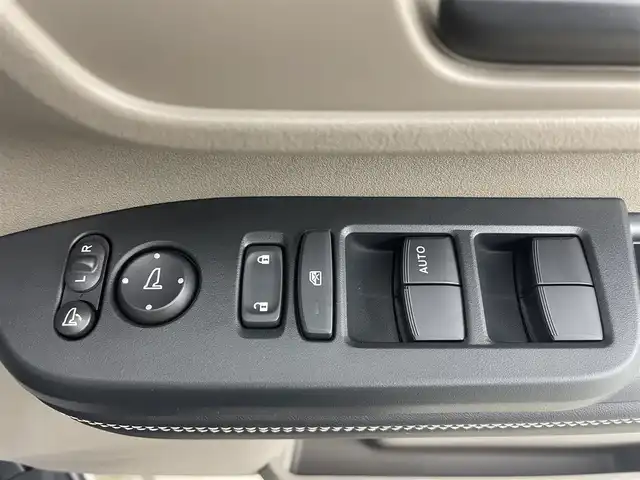 ホンダ Ｎ ＢＯＸ JOY ターボ 秋田県 2025(令7)年 0.1千km ベージュⅡ ４WD/オーディオレス/クルーズコントロール/前後コーナーセンサー/前席シートヒーター/レーンキープアシスト/衝突被害軽減システム/カーテンエアバック/両側パワースライドドア/ウィンカーミラーリアサンシェード/パドルシフト/LEDヘッドライト/スマートキー/スペアキー