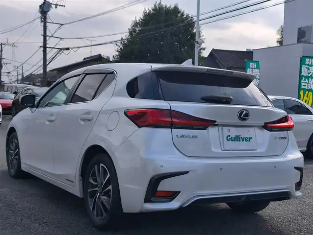 レクサス ＣＴ 200h バージョンC 熊本県 2018(平30)年 11.5万km ソニッククォーツ 純正ナビ/【フルセグTV/Bluetooth/CD/DVD】/バックカメラ/レーダークルーズコントロール/衝突軽減防止装置/コーナーセンサー/レーンキープアシスト/パドルシフト/オートLEDライト/オートハイビーム/ウィンカーミラー/純正16インチAW/前席パワーシート/前席シートヒーター/革巻きステアリング/ステアリングスイッチ/ドライブレコーダー/ETC2.0/純正ドアバイザー/純正フロアマット/横滑り防止装置/ABS/盗難防止装置