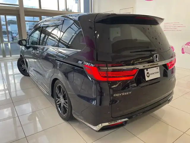 ホンダ オデッセイ ハイブリッド e:HEVアブソルート EX 埼玉県 2021(令3)年 4.3万km プレミアムヴィーナスブラックP ホンダセンシング/フリップダウンモニター/純正１０インチＳＤナビ/　　CD/DVD/BT/USB/フルセグ/全方位カメラ/両側パワースライドドア/パワーバックドア/レーダークルーズコントロール/ハーフレザーシート/パワーシート　/スマートキー2本/ビルトインETC