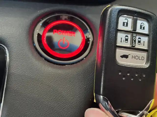 ホンダ オデッセイ ハイブリッド e:HEVアブソルート EX 埼玉県 2021(令3)年 4.3万km プレミアムヴィーナスブラックP ホンダセンシング/フリップダウンモニター/純正１０インチＳＤナビ/　　CD/DVD/BT/USB/フルセグ/全方位カメラ/両側パワースライドドア/パワーバックドア/レーダークルーズコントロール/ハーフレザーシート/パワーシート　/スマートキー2本/ビルトインETC