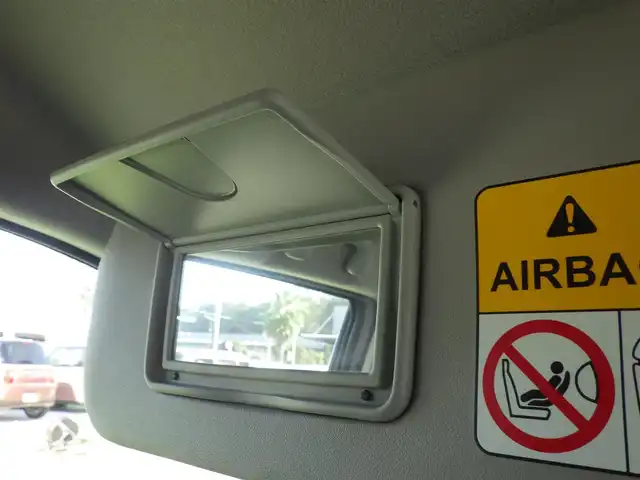 マツダ フレア ハイブリッド XS 千葉県 2018(平30)年 6.6万km シルバー 155/65R14/レーダーブレーキサポート/アイドリングストップ/ヘッドアップディスプレイ/社外メモリーナビ/地デジTV/【DVD/CD再生機能　Bluetooth接続】/バックカメラ/運転席シートヒーター/革巻きステアリング/ウインカーミラー/HIDヘッドライト/純正14インチアルミホイル/携帯リモコン