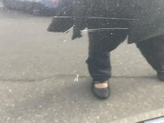 日産 エクストレイル 20X エマージェンシーブレーキ 岡山県 2014(平26)年 14.3万km ダイヤモンドブラック 登録時走行距離：　142585km/４WD/ガラスルーフ/純正ナビ/　(CD/ワンセグTV/AUX)/全方位カメラ/防水シート/衝突被害軽減システム/コーナーセンサー/ビルトインETC/ルーフレール/シートヒーター（D・N席）/ハンズフリーパワーバックドア/防水ラゲッジボード/革巻きステアリング/ステアリングスイッチ/純正ハロゲンヘッドライト/フォグライト/オートライト/プッシュスタート/スマートキー/アイドリングストップ/アドバンスドヒルディセントコントロール/ルーフレール/純正アルミホイール 17インチ/ウインカーミラー/電動格納ミラー/純正フロアマット/横滑防止装置/盗難防止装置