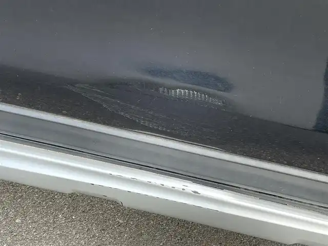 日産 エクストレイル 20X エマージェンシーブレーキ 岡山県 2014(平26)年 14.3万km ダイヤモンドブラック 登録時走行距離：　142585km/４WD/ガラスルーフ/純正ナビ/　(CD/ワンセグTV/AUX)/全方位カメラ/防水シート/衝突被害軽減システム/コーナーセンサー/ビルトインETC/ルーフレール/シートヒーター（D・N席）/ハンズフリーパワーバックドア/防水ラゲッジボード/革巻きステアリング/ステアリングスイッチ/純正ハロゲンヘッドライト/フォグライト/オートライト/プッシュスタート/スマートキー/アイドリングストップ/アドバンスドヒルディセントコントロール/ルーフレール/純正アルミホイール 17インチ/ウインカーミラー/電動格納ミラー/純正フロアマット/横滑防止装置/盗難防止装置