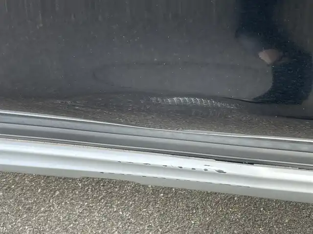 日産 エクストレイル 20X エマージェンシーブレーキ 岡山県 2014(平26)年 14.3万km ダイヤモンドブラック 登録時走行距離：　142585km/４WD/ガラスルーフ/純正ナビ/　(CD/ワンセグTV/AUX)/全方位カメラ/防水シート/衝突被害軽減システム/コーナーセンサー/ビルトインETC/ルーフレール/シートヒーター（D・N席）/ハンズフリーパワーバックドア/防水ラゲッジボード/革巻きステアリング/ステアリングスイッチ/純正ハロゲンヘッドライト/フォグライト/オートライト/プッシュスタート/スマートキー/アイドリングストップ/アドバンスドヒルディセントコントロール/ルーフレール/純正アルミホイール 17インチ/ウインカーミラー/電動格納ミラー/純正フロアマット/横滑防止装置/盗難防止装置