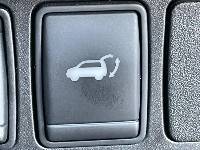 日産 エクストレイル 20X エマージェンシーブレーキ 岡山県 2014(平26)年 14.3万km ダイヤモンドブラック 登録時走行距離：　142585km/４WD/ガラスルーフ/純正ナビ/　(CD/ワンセグTV/AUX)/全方位カメラ/防水シート/衝突被害軽減システム/コーナーセンサー/ビルトインETC/ルーフレール/シートヒーター（D・N席）/ハンズフリーパワーバックドア/防水ラゲッジボード/革巻きステアリング/ステアリングスイッチ/純正ハロゲンヘッドライト/フォグライト/オートライト/プッシュスタート/スマートキー/アイドリングストップ/アドバンスドヒルディセントコントロール/ルーフレール/純正アルミホイール 17インチ/ウインカーミラー/電動格納ミラー/純正フロアマット/横滑防止装置/盗難防止装置