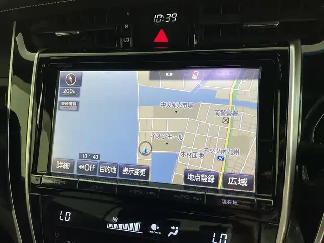 トヨタ ハリアー プレミアム 鹿児島県 2016(平28)年 6.1万km ホワイトパールクリスタルシャイン 純正9インチナビ/(BT/CD/DVD/フルセグTV)/トヨタセーフティセンス/プリクラッシュセーフティ/レーンディパーチャアラート/クルーズコントロール/電動リアゲート/オートマチックハイビーム/前席パワーシート/ハーフレザーシート/バックカメラ/パドルシフト/革巻きステアリング/ステアリングスイッチ/HDMI/社外デジタルインナーミラー/純正LEDヘッドライト/純正18インチアルミホイール/純正フロアマット/保証書/取扱説明書