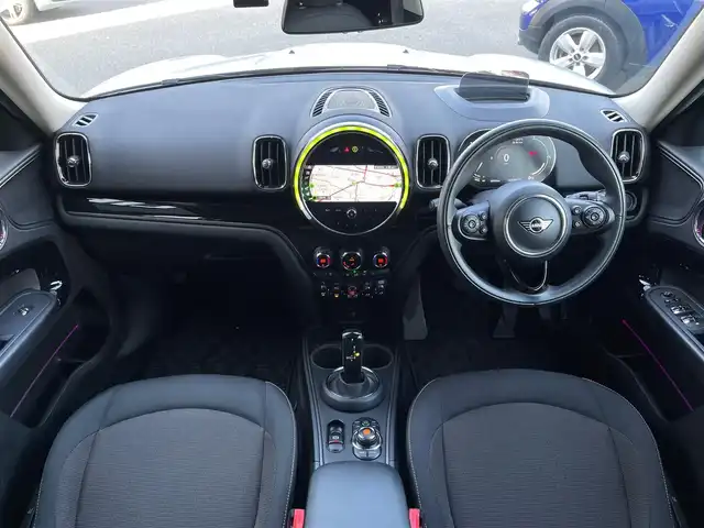 ＭＩＮＩ ＢＭＷ ミニ クロスオーバー クーパー D 山梨県 2020(令2)年 3.7万km ホワイト・シルバー 純正ナビ(BT/USB/AM/FM)/バックカメラ/社外地デジチューナー(RUE-T500)/インテリジェントセーフティ/歩行者警告（昼間）/ACC/パーキングアシスト/HUD/パワーバックドア/横滑り防止装置/クリアランスソナー/前後ドライブレコーダー/アイドリングストップ/ミラー型ETC/タイヤ空気圧警告システム/革巻きステアリング/ステアリングスイッチ/純正フロアマット/LEDヘッドライト/前後フォグランプ/オートワイパー/スマートキー2本/保証書/取扱説明書