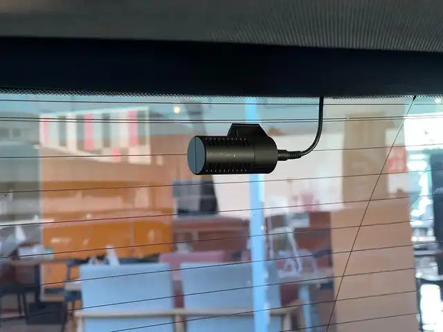 ＭＩＮＩ ＢＭＷ ミニ クロスオーバー クーパー D 山梨県 2020(令2)年 3.7万km ホワイト・シルバー 純正ナビ(BT/USB/AM/FM)/バックカメラ/社外地デジチューナー(RUE-T500)/インテリジェントセーフティ/歩行者警告（昼間）/ACC/パーキングアシスト/HUD/パワーバックドア/横滑り防止装置/クリアランスソナー/前後ドライブレコーダー/アイドリングストップ/ミラー型ETC/タイヤ空気圧警告システム/革巻きステアリング/ステアリングスイッチ/純正フロアマット/LEDヘッドライト/前後フォグランプ/オートワイパー/スマートキー2本/保証書/取扱説明書