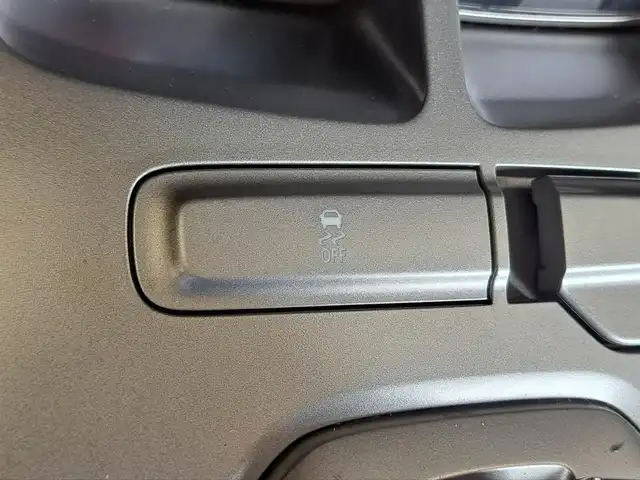 シボレー カマロ LT RS 大阪府 2010(平22)年 11.4万km 黒 /正規ディーラー車//黒革シート//サンルーフ//ラルグス車高調//大型リアウィング//カロッツェリアディスプレイオーディオ(FH-9200DVD)/・BT・CD・DVD・FM・AM//gorillaナビ(NV-SB541DT)/・ワンセグTV//ETC//BOSTON PREMIUM AUDIO//イルミネーションスカッフプレート//社外22インチアルミホイール//シートヒーター//ブレンボキャリパーカバー//保証書//取扱説明書//スペアキー