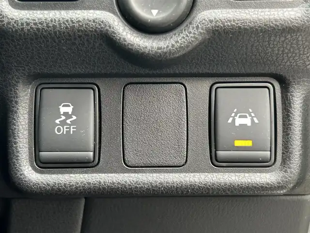 日産 ノート e－パワー メダリスト 愛媛県 2017(平29)年 3.5万km ガンＭ 純正ナビ　フルセグＴＶ　Ｂｌｕｅｔｏｏｔｈ　ＤＶＤ　デジタルインナーミラー　アラウンドビューモニタ　エマージェンシーブレーキ　ハーフレザーシート　ＥＴＣ　ドライブレコーダー　ＬＥＤ　前後コーナーセンサー