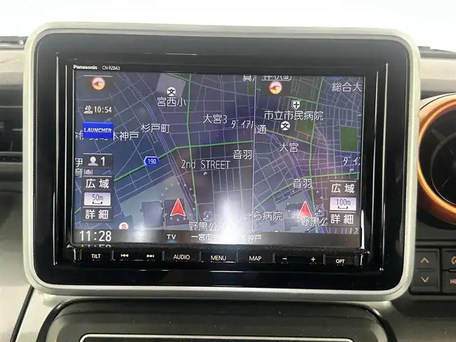 スズキ スペーシア ギア HYBRID XZ 愛知県 2019(平31)年 1.1万km ピュアホワイトP 純正8インチナビ　/（フルセグ／ＢＴ／ＣＤ／ＤＶＤ）　/全方位モニター　/衝突軽減システム　/コーナーセンサー　/レーンキープアシスト　/両側パワースライドドア　/ヘッドアップディスプレイ　/前席シートヒーター　/後席サンシェード　/ドライブレコーダー　/ETC　/スペアキー