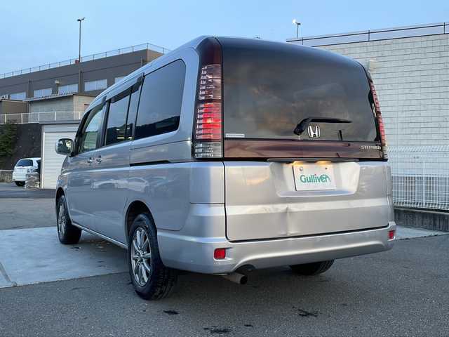 ホンダ ステップワゴン G HIDエディション 山梨県 2004(平16)年 12.7万km サテンシルバーメタリック ＤＶＤナビ/ＥＴＣ/片側パワースライドドア/パワーウインドウ/パワーステアリング/リモコンキー/スペアキー/バックカメラ/ＣＤチェンジャー/ＭＤチェンジャー/３列シート/ベンチシート/盗難防止装置