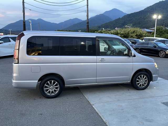 ホンダ ステップワゴン G HIDエディション 山梨県 2004(平16)年 12.7万km サテンシルバーメタリック ＤＶＤナビ/ＥＴＣ/片側パワースライドドア/パワーウインドウ/パワーステアリング/リモコンキー/スペアキー/バックカメラ/ＣＤチェンジャー/ＭＤチェンジャー/３列シート/ベンチシート/盗難防止装置