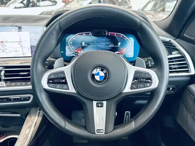 ＢＭＷ Ｘ７ xDrive35d Mスポーツ 大阪府 2019(令1)年 1.7万km 黒 イノベーションP/リアエンターテイメント/サンルーフ/HUD/ハーマンカードン/黒革/メモリ付きパワーシート/エアシートヒーター/ACC/純正ナビ/TV/360度カメラ/applecarplay/純正22インチAW/LEDヘッドライト/電動リアゲート/電動格納サードシート/ワイヤレス充電/ブラインドスポット/ディスプレイキー