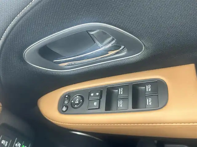 ホンダ ヴェゼル ハイブリッド Z ホンダセンシング 愛知県 2019(令1)年 3.3万km ミッドナイトブルービームM ホンダセンシング　/レーダークルーズコントロール　/衝突軽減ブレーキ　/純正ナビ　/フルセグTV　/Bluetooth　/バックカメラ　/ハーフレザーシート　/シートヒーター　/純正ドラレコ　/ビルトインETC　/ステアリグリモコン　/フォグランプ　/ルーフレール　/社外スタッドレス積載　