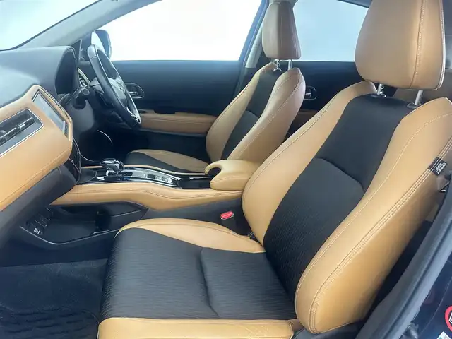 ホンダ ヴェゼル ハイブリッド Z ホンダセンシング 愛知県 2019(令1)年 3.3万km ミッドナイトブルービームM ホンダセンシング　/レーダークルーズコントロール　/衝突軽減ブレーキ　/純正ナビ　/フルセグTV　/Bluetooth　/バックカメラ　/ハーフレザーシート　/シートヒーター　/純正ドラレコ　/ビルトインETC　/ステアリグリモコン　/フォグランプ　/ルーフレール　/社外スタッドレス積載　
