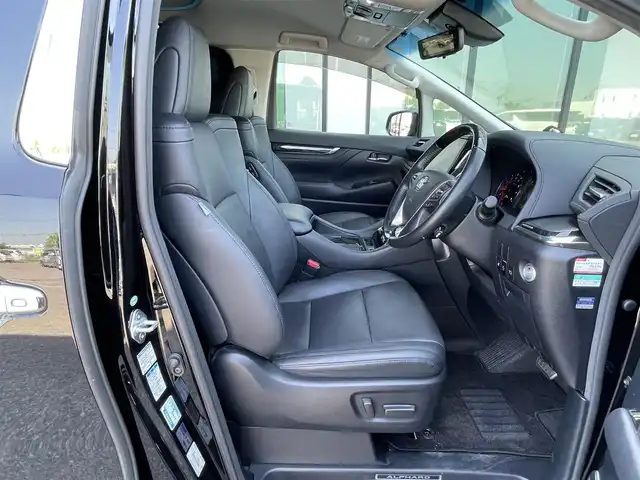 トヨタ アルファード S Cパッケージ 道央・札幌 2018(平30)年 7.6万km ブラック ４WD/社外メモリーナビ/CD/DVD/BT/フルセグ/社外フリップダウンモニター/トヨタセーフティセンス/プリクラッシュセーフティ/横滑り防止装置/レーダークルーズコントロール/レーンキープアシスト/クリアランスソナー/パーキングサポートブレーキ/ロードサインアシスト/バックカメラ/ビルトインETC/デジタルインナーミラー/アイドリングストップ/ECOMODE/両側パワースライドドア/パワーバックドア/前席/２列目パワーシート/D席メモリーシート/前席シートヒーター/前席エアシート/レザーシート/革巻きウッドコンビステアリング/ステアリングリモコン/ハンドルヒーター/AC100V/電動パーキング/ブレーキホールド/MTモード付AT/プッシュスタート/スマートキー/純正リモートスタート/LEDヘッドライト/オートライト/オートハイビーム/フォグランプ/電動格納ミラー/ウィンカーミラー/社外フロアマット/ドアバイザー/スペアキー/TRDエアロ/社外テールランプ