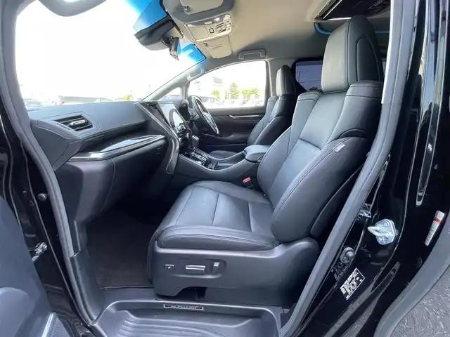 トヨタ アルファード S Cパッケージ 道央・札幌 2018(平30)年 7.6万km ブラック ４WD/社外メモリーナビ/CD/DVD/BT/フルセグ/社外フリップダウンモニター/トヨタセーフティセンス/プリクラッシュセーフティ/横滑り防止装置/レーダークルーズコントロール/レーンキープアシスト/クリアランスソナー/パーキングサポートブレーキ/ロードサインアシスト/バックカメラ/ビルトインETC/デジタルインナーミラー/アイドリングストップ/ECOMODE/両側パワースライドドア/パワーバックドア/前席/２列目パワーシート/D席メモリーシート/前席シートヒーター/前席エアシート/レザーシート/革巻きウッドコンビステアリング/ステアリングリモコン/ハンドルヒーター/AC100V/電動パーキング/ブレーキホールド/MTモード付AT/プッシュスタート/スマートキー/純正リモートスタート/LEDヘッドライト/オートライト/オートハイビーム/フォグランプ/電動格納ミラー/ウィンカーミラー/社外フロアマット/ドアバイザー/スペアキー/TRDエアロ/社外テールランプ