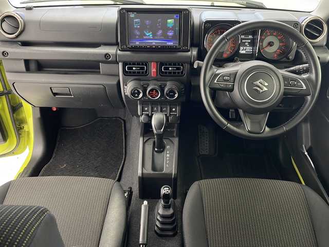 スズキ ジムニー XC 沖縄県 2021(令3)年 3.8万km キネティックイエロー 純正8インチナビ（CN-RZ866）/　CD/DVD/SD/Bluetooth接続/フルセグTV/バックカメラ/ビルトインETC/クルーズコントロール/ダウンヒルアシストコントロール/オートマチックハイビーム/ヘッドライトウォッシャー/衝突被害軽減システム/レーンキープアシスト/LEDヘッドライト/オートライト/前席シートヒーター/ロゴ入りフロントグリル/純正16インチAW/純正フロアマット/プッシュスタート/スマートキー/スペアキー/取扱説明書/保証書