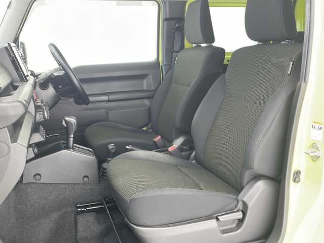 スズキ ジムニー XC 沖縄県 2021(令3)年 3.8万km キネティックイエロー 純正8インチナビ（CN-RZ866）/　CD/DVD/SD/Bluetooth接続/フルセグTV/バックカメラ/ビルトインETC/クルーズコントロール/ダウンヒルアシストコントロール/オートマチックハイビーム/ヘッドライトウォッシャー/衝突被害軽減システム/レーンキープアシスト/LEDヘッドライト/オートライト/前席シートヒーター/ロゴ入りフロントグリル/純正16インチAW/純正フロアマット/プッシュスタート/スマートキー/スペアキー/取扱説明書/保証書