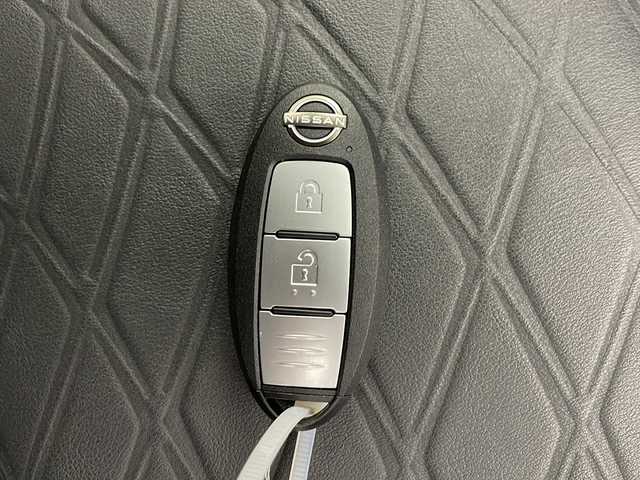 日産 ノート オーテック クロスオーバーFOUR 福島県 2022(令4)年 2.5万km 黒 純正ナビ/【AM/FM/BT/フルセグTV/DVD/CD】/全方位カメラ/デジタルインナーミラー/エマージェンシーブレーキ/ブレーキホールド/シートヒーター/LEDヘッドライト/BMS/ステアリングヒーター/スマートキー/スペアキー/ステアリングスイッチ/純正フロアマット/純正ホイールカバー/電格ミラー/ドアバイザー
