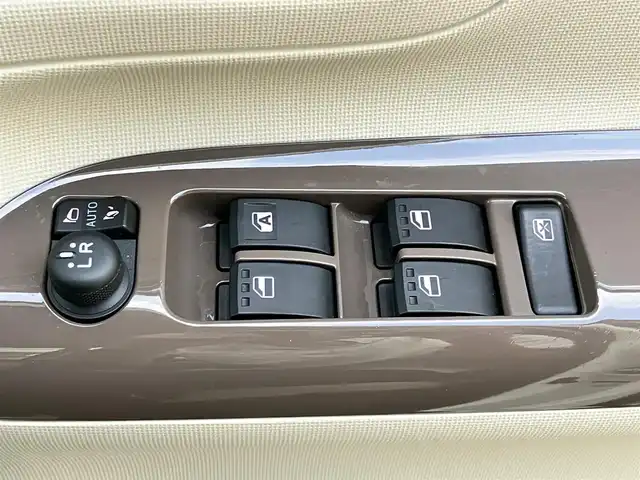 ダイハツ ムーヴ キャンバス G メイクアップ リミテッド　SAⅢ 静岡県 2020(令2)年 2.7万km パールホワイトⅢ/ナチュラルベージュマイカメタリック 2トーン エンジンスタートボタン/パワーステアリング/パワーウィンドウ/アイドリングストップ/オートエアコン/スマートキー/USB入力端子/ETC/全方位カメラ/純正8インチナビ（CD/DVD/BT/フルセグ）/ドライブレコーダー前後/ベンチシート/両側パワースライドドア/ABS/横滑り防止装置/コーナーセンサー/レーンキープアシスト/盗難防止装置/オートライト/オートマチックハイビーム/LEDヘッドライト/Wエアバック/衝突軽減システム/TVキャンセラー