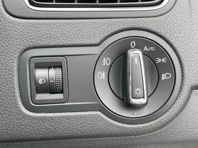 フォルクスワーゲン ポロ 新潟県 2014(平26)年 11.6万km 白 ワンオーナー/ターボ/純正ホイール夏タイヤ装着/純正ホイール冬タイヤ車載/メモリナビ/ワンセグテレビ/バックカメラ/クルーズコントロール/ETC/Bluetooth/純正フロアマット/スペアキー1個