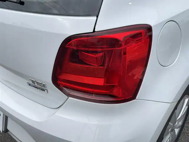 フォルクスワーゲン ポロ 新潟県 2014(平26)年 11.6万km 白 ワンオーナー/ターボ/純正ホイール夏タイヤ装着/純正ホイール冬タイヤ車載/メモリナビ/ワンセグテレビ/バックカメラ/クルーズコントロール/ETC/Bluetooth/純正フロアマット/スペアキー1個