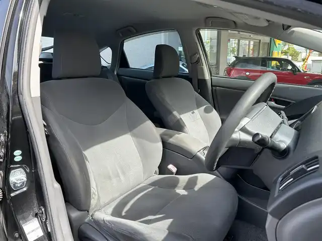 トヨタ プリウス S 和歌山県 2010(平22)年 6.4万km ブラック ディーラー純正ナビ（AM/FM/CD/DVD/HDD/AUX/SD/ワンセグTV）/ETC/純正フロアマット/純正ドアバイザー/プッシュスタート/オートライト