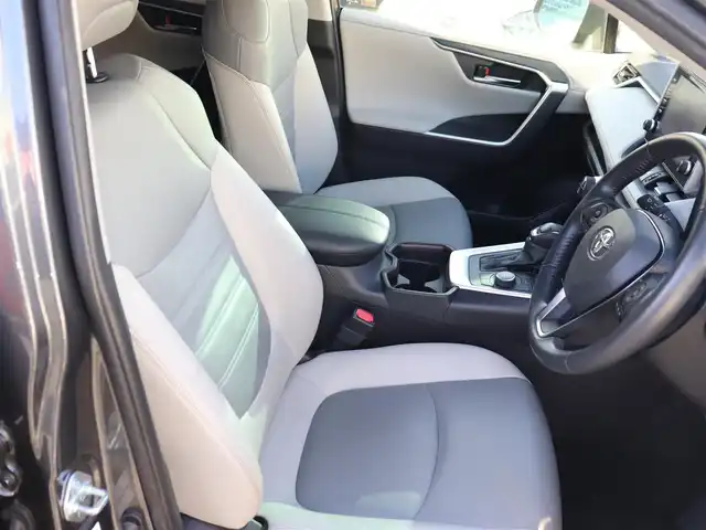 トヨタ ＲＡＶ４ G Zパッケージ 神奈川県 2020(令2)年 2.7万km グレーメタリック ワンオーナー/ディスプレイオーディオ/ナビ：BluetoothAudio/アラウンドビューカメラ/クルーズコントロール/パワーシート（運転席）/ポジションメモリー/BSM/デジタルインナーミラー/ドライブレコーダー（前後）/純正フロアマット/プッシュスタート/ハンズフリーパワーバックドア/ETC2.0/LEDヘッドランプ/保証書/取説、ナビ説/スペアスマートキー