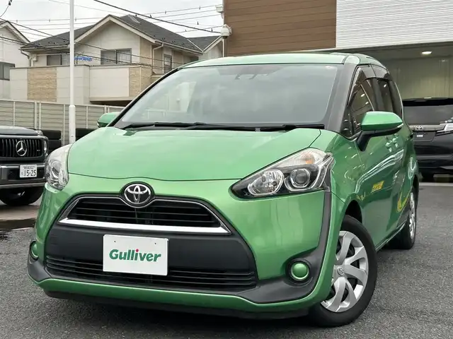 トヨタ シエンタ G 埼玉県 2017(平29)年 5.5万km グリーンマイカM 純正ナビ（Ｂｌｕｅｔｏｏｔｈ、ＣＤ、ＤＶＤ、ＴＶ）/バックカメラ/ＥＴＣ/前後ドラレコ/ワンオーナー/スペアキー１本/両側パワスラ/純正フロアマット/保証書/取扱説明書/ナビ取扱説明書/スマートキー/三列シート/オートライト/横滑り防止装置/レーンキープアシスト/衝突被害軽減システム