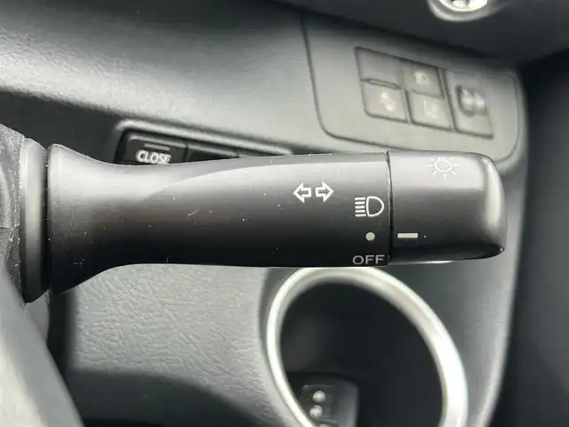 トヨタ シエンタ G 埼玉県 2017(平29)年 5.5万km グリーンマイカM 純正ナビ（Ｂｌｕｅｔｏｏｔｈ、ＣＤ、ＤＶＤ、ＴＶ）/バックカメラ/ＥＴＣ/前後ドラレコ/ワンオーナー/スペアキー１本/両側パワスラ/純正フロアマット/保証書/取扱説明書/ナビ取扱説明書/スマートキー/三列シート/オートライト/横滑り防止装置/レーンキープアシスト/衝突被害軽減システム