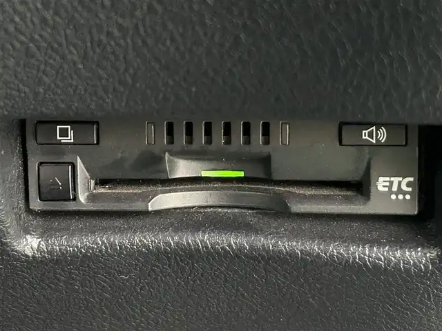 トヨタ シエンタ G 埼玉県 2017(平29)年 5.5万km グリーンマイカM 純正ナビ（Ｂｌｕｅｔｏｏｔｈ、ＣＤ、ＤＶＤ、ＴＶ）/バックカメラ/ＥＴＣ/前後ドラレコ/ワンオーナー/スペアキー１本/両側パワスラ/純正フロアマット/保証書/取扱説明書/ナビ取扱説明書/スマートキー/三列シート/オートライト/横滑り防止装置/レーンキープアシスト/衝突被害軽減システム