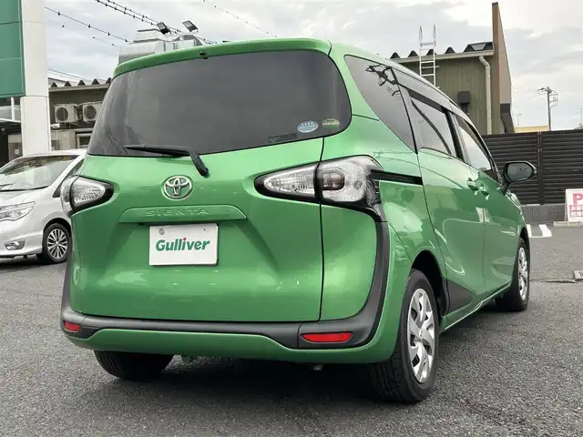 トヨタ シエンタ G 埼玉県 2017(平29)年 5.5万km グリーンマイカM 純正ナビ（Ｂｌｕｅｔｏｏｔｈ、ＣＤ、ＤＶＤ、ＴＶ）/バックカメラ/ＥＴＣ/前後ドラレコ/ワンオーナー/スペアキー１本/両側パワスラ/純正フロアマット/保証書/取扱説明書/ナビ取扱説明書/スマートキー/三列シート/オートライト/横滑り防止装置/レーンキープアシスト/衝突被害軽減システム