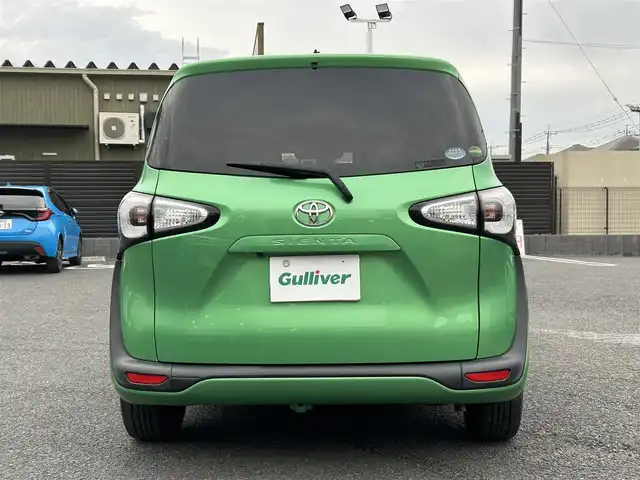 トヨタ シエンタ G 埼玉県 2017(平29)年 5.5万km グリーンマイカM 純正ナビ（Ｂｌｕｅｔｏｏｔｈ、ＣＤ、ＤＶＤ、ＴＶ）/バックカメラ/ＥＴＣ/前後ドラレコ/ワンオーナー/スペアキー１本/両側パワスラ/純正フロアマット/保証書/取扱説明書/ナビ取扱説明書/スマートキー/三列シート/オートライト/横滑り防止装置/レーンキープアシスト/衝突被害軽減システム