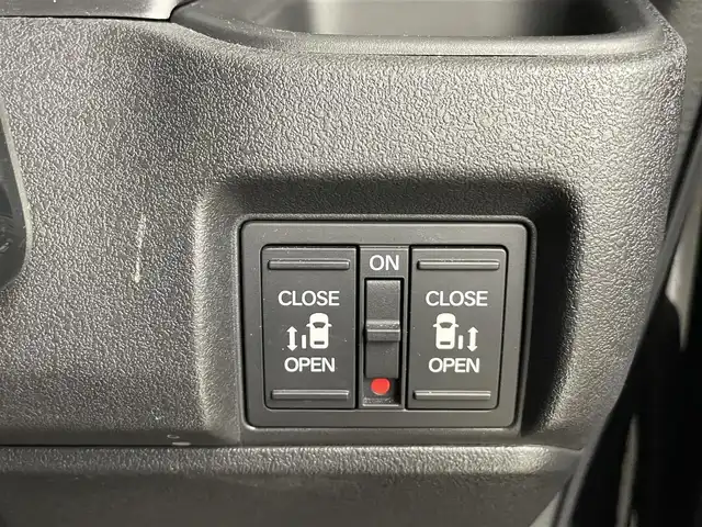 ホンダ Ｎ ＢＯＸ カスタム ターボ 大分県 2024(令6)年 2.2万km ミッドナイトブルービームM ホンダセンシング搭載/・衝突軽減ブレーキ/・先行車発進お知らせ機能/・歩行者事故低減ステアリング/・路外逸脱抑制制御機能/・標識認識機能/・渋滞追従機能付アダプティブクルーズコントロール/・車線維持支援システム/・誤発進抑制機能/・後方誤発進抑制機能/・近距離衝突軽減ブレーキ/・急アクセル抑制機能/・パーキングセンサーシステム/・オートハイビーム/マルチビューカメラシステム/純正9型ナビ　型式：LXU-242NBi/・フルセグTV、CD/DVD、BT対応、USB/・AppleCarPlay、AndroidAuto/ステアリングスイッチ/両側電動スライドドア/前後ドライブレコーダー　型式:DRH-229ND/ETC/ハーフレザーシート/・前席シートヒーター/パドルシフト/電動格納ミラー/純正フロアマット/オートライト/LEDヘッドライト/純正15インチアルミホイール/保証書、取説