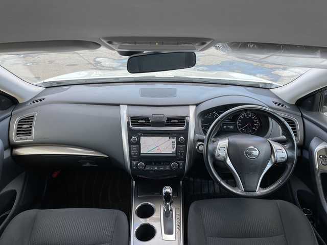 日産 ティアナ XL 道央・札幌 2015(平27)年 2.6万km ブリリアントホワイトパール ワンオーナー/メーカーオプションナビ/【ＣＤ／ＤＶＤ／ＢＴ／フルセグＴＶ／ＡＵＸ】/フロント／サイド／バックカメラ/アラウンドビューモニター/ＭＯＤ【移動物検知機能】/ブレーキアシスト/レーンキープアシスト/ブラインドスポットモニタリング/横滑り防止装置/革巻きステアリング/ステアリングスイッチ/クルーズコントロール/オートライト/ＨＩＤ/ウィンカーミラー/電動格納ミラー/純正ドアバイザー/純正ＡＷ付夏タイヤ積み込み/取扱説明書/新車時保証書