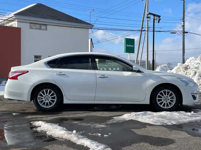 日産 ティアナ XL 道央・札幌 2015(平27)年 2.6万km ブリリアントホワイトパール ワンオーナー/メーカーオプションナビ/【ＣＤ／ＤＶＤ／ＢＴ／フルセグＴＶ／ＡＵＸ】/フロント／サイド／バックカメラ/アラウンドビューモニター/ＭＯＤ【移動物検知機能】/ブレーキアシスト/レーンキープアシスト/ブラインドスポットモニタリング/横滑り防止装置/革巻きステアリング/ステアリングスイッチ/クルーズコントロール/オートライト/ＨＩＤ/ウィンカーミラー/電動格納ミラー/純正ドアバイザー/純正ＡＷ付夏タイヤ積み込み/取扱説明書/新車時保証書
