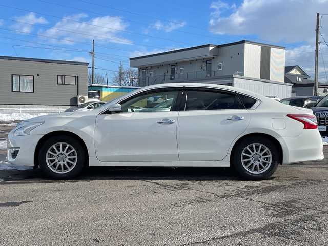 日産 ティアナ XL 道央・札幌 2015(平27)年 2.6万km ブリリアントホワイトパール ワンオーナー/メーカーオプションナビ/【ＣＤ／ＤＶＤ／ＢＴ／フルセグＴＶ／ＡＵＸ】/フロント／サイド／バックカメラ/アラウンドビューモニター/ＭＯＤ【移動物検知機能】/ブレーキアシスト/レーンキープアシスト/ブラインドスポットモニタリング/横滑り防止装置/革巻きステアリング/ステアリングスイッチ/クルーズコントロール/オートライト/ＨＩＤ/ウィンカーミラー/電動格納ミラー/純正ドアバイザー/純正ＡＷ付夏タイヤ積み込み/取扱説明書/新車時保証書