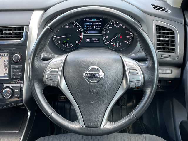 日産 ティアナ XL 道央・札幌 2015(平27)年 2.6万km ブリリアントホワイトパール ワンオーナー/メーカーオプションナビ/【ＣＤ／ＤＶＤ／ＢＴ／フルセグＴＶ／ＡＵＸ】/フロント／サイド／バックカメラ/アラウンドビューモニター/ＭＯＤ【移動物検知機能】/ブレーキアシスト/レーンキープアシスト/ブラインドスポットモニタリング/横滑り防止装置/革巻きステアリング/ステアリングスイッチ/クルーズコントロール/オートライト/ＨＩＤ/ウィンカーミラー/電動格納ミラー/純正ドアバイザー/純正ＡＷ付夏タイヤ積み込み/取扱説明書/新車時保証書