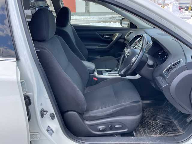 日産 ティアナ XL 道央・札幌 2015(平27)年 2.6万km ブリリアントホワイトパール ワンオーナー/メーカーオプションナビ/【ＣＤ／ＤＶＤ／ＢＴ／フルセグＴＶ／ＡＵＸ】/フロント／サイド／バックカメラ/アラウンドビューモニター/ＭＯＤ【移動物検知機能】/ブレーキアシスト/レーンキープアシスト/ブラインドスポットモニタリング/横滑り防止装置/革巻きステアリング/ステアリングスイッチ/クルーズコントロール/オートライト/ＨＩＤ/ウィンカーミラー/電動格納ミラー/純正ドアバイザー/純正ＡＷ付夏タイヤ積み込み/取扱説明書/新車時保証書