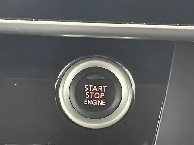 日産 デイズ ルークス ハイウェイスターターボ 熊本県 2015(平27)年 7.9万km ホワイトパール 純正ナビ/・AM/FM/CD/DVD/SD/AUX/iPod/USB/BT/・フルセグTV/全周囲カメラ/・フロント/サイド/バック/横滑り防止機能/アイドリングストップ/衝突被害軽減システム/革巻きステアリング/・ステアリングリモコン/オートライト/・HIDライト/・フォグランプ/電動格納ミラー/・ウィンカーミラー/純正ドライブレコーダー（前方）/ETC/純正フロアマット/純正アルミホイール/スマートキー/・スペアキー