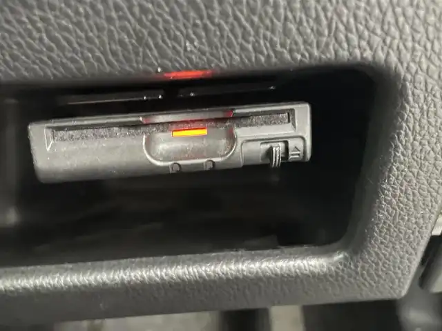 日産 デイズ ルークス ハイウェイスターターボ 熊本県 2015(平27)年 7.9万km ホワイトパール 純正ナビ/・AM/FM/CD/DVD/SD/AUX/iPod/USB/BT/・フルセグTV/全周囲カメラ/・フロント/サイド/バック/横滑り防止機能/アイドリングストップ/衝突被害軽減システム/革巻きステアリング/・ステアリングリモコン/オートライト/・HIDライト/・フォグランプ/電動格納ミラー/・ウィンカーミラー/純正ドライブレコーダー（前方）/ETC/純正フロアマット/純正アルミホイール/スマートキー/・スペアキー