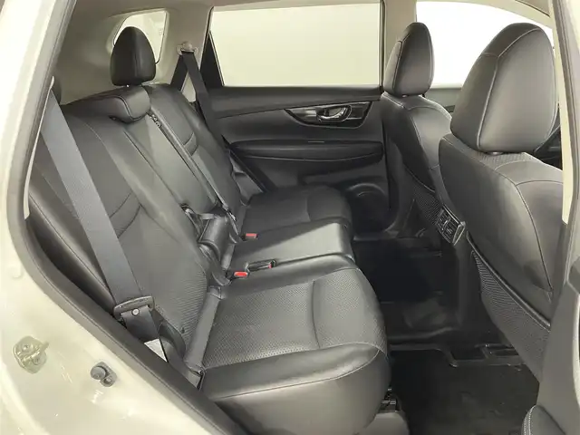 日産 エクストレイル 20Xi 長崎県 2019(令1)年 5.8万km ブリリアントホワイトパール 純正7インチナビ　（MM319D-W）/・フルセグTV　CD/DVD/SD/Bluetooth/4WD/寒冷地仕様/プロパイロット/バックカメラ/インテリジェントアラウンドビューモニター/インテリジェントルームミラー/ETC/前後ドライブレコーダー/衝突軽減ブレーキ/横滑り防止/レーンキープアシスト/ステアリングスイッチ/アダプティブクルーズコントロール/コーナーセンサー/ダウンヒルアシストコントロール/シートヒーター/アイドリングストップ/プッシュスタート/純正エンジンスターター/純正フロアマット/純正18インチAW